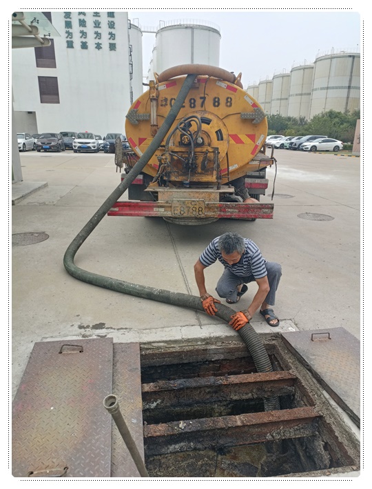 扎鲁特隔油池清掏