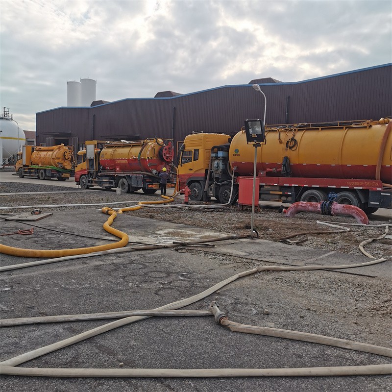 扎鲁特污水池清理